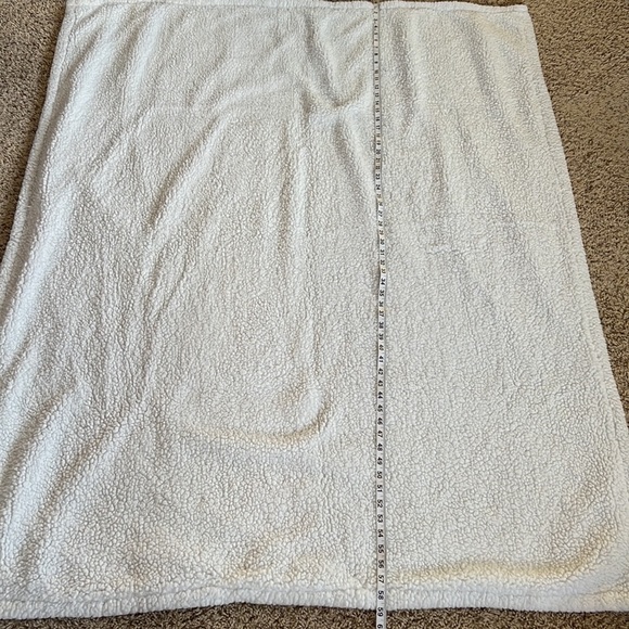 BNWOT BoxLunch Exclusive Disney The Nightmare Before Christmas sherpa throw! - Picture 7 of 8